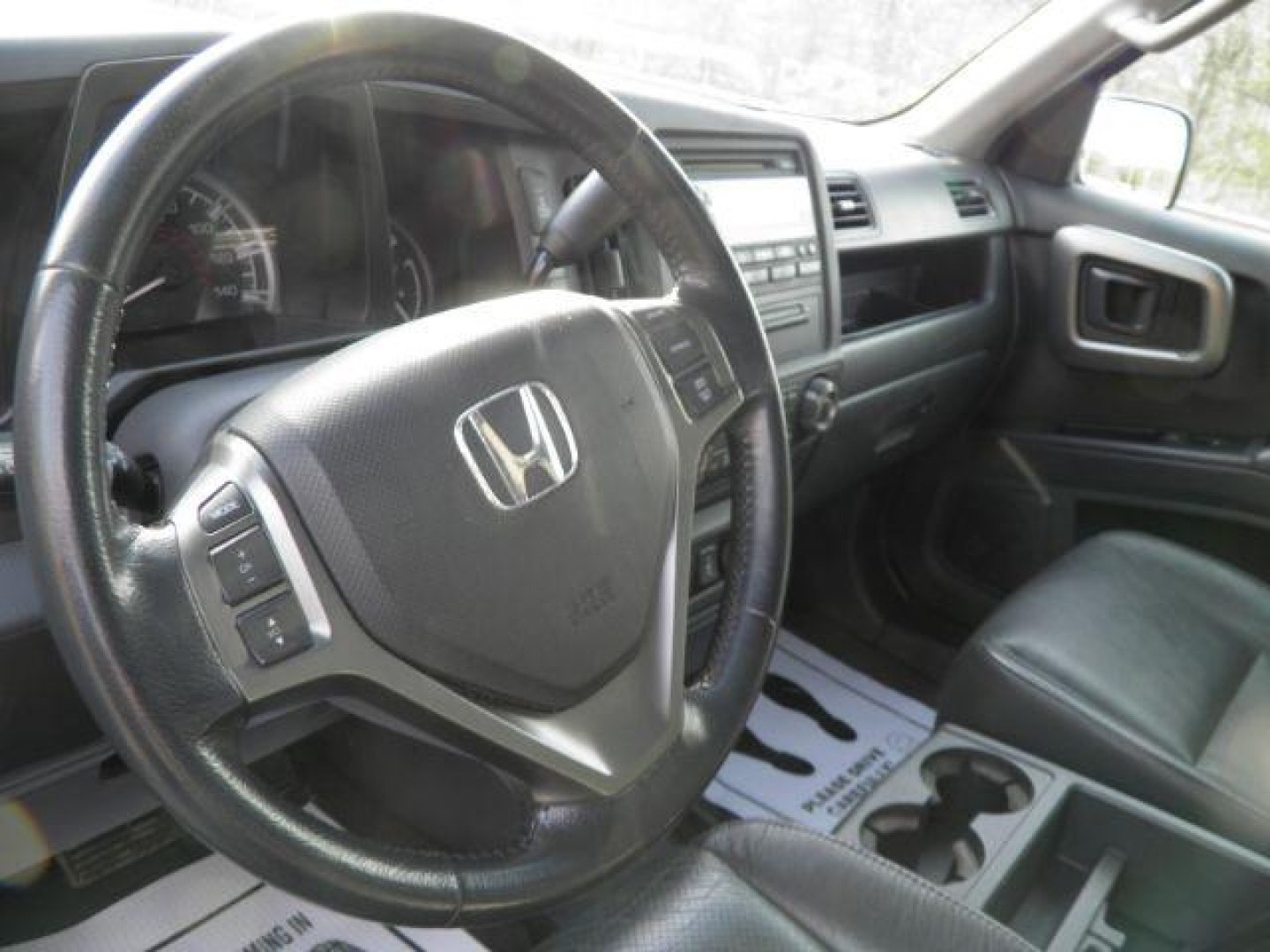 2011 Gray Honda Ridgeline RTL (5FPYK1F59BB) with an 3.5L V6 engine, AT transmission, located at 15520 McMullen Hwy SW, Belair, MD, 21502, (301) 729-3700, 39.581375, -78.846451- Photo#2