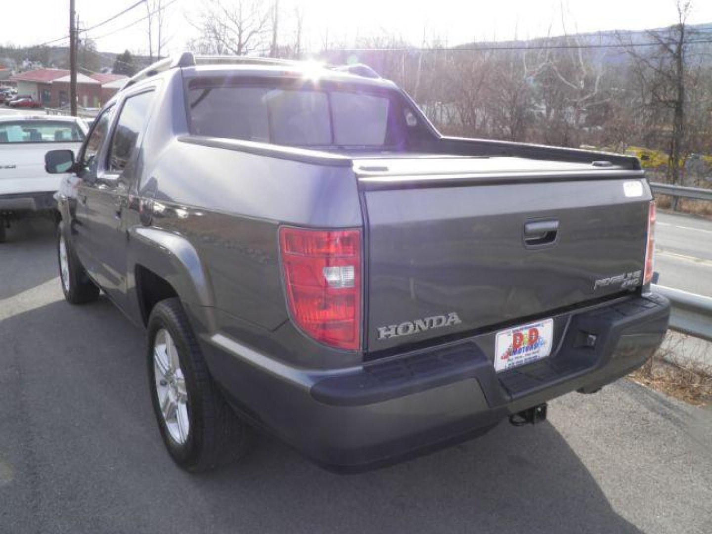 2011 Gray Honda Ridgeline RTL (5FPYK1F59BB) with an 3.5L V6 engine, AT transmission, located at 15520 McMullen Hwy SW, Belair, MD, 21502, (301) 729-3700, 39.581375, -78.846451- Photo#4