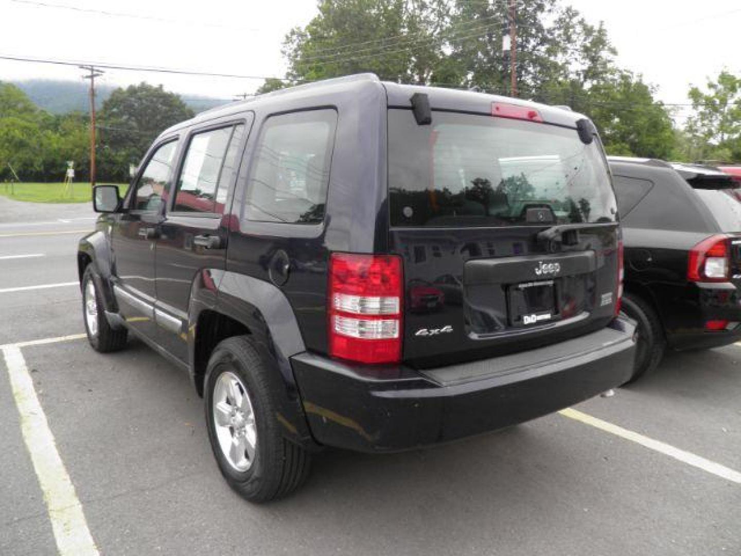 2011 Blue Jeep Liberty Sport 4WD (1J4PN2GK1BW) with an 3.7L V6 engine, AT transmission, located at 15520 McMullen Hwy SW, Belair, MD, 21502, (301) 729-3700, 39.581375, -78.846451 - Photo#5