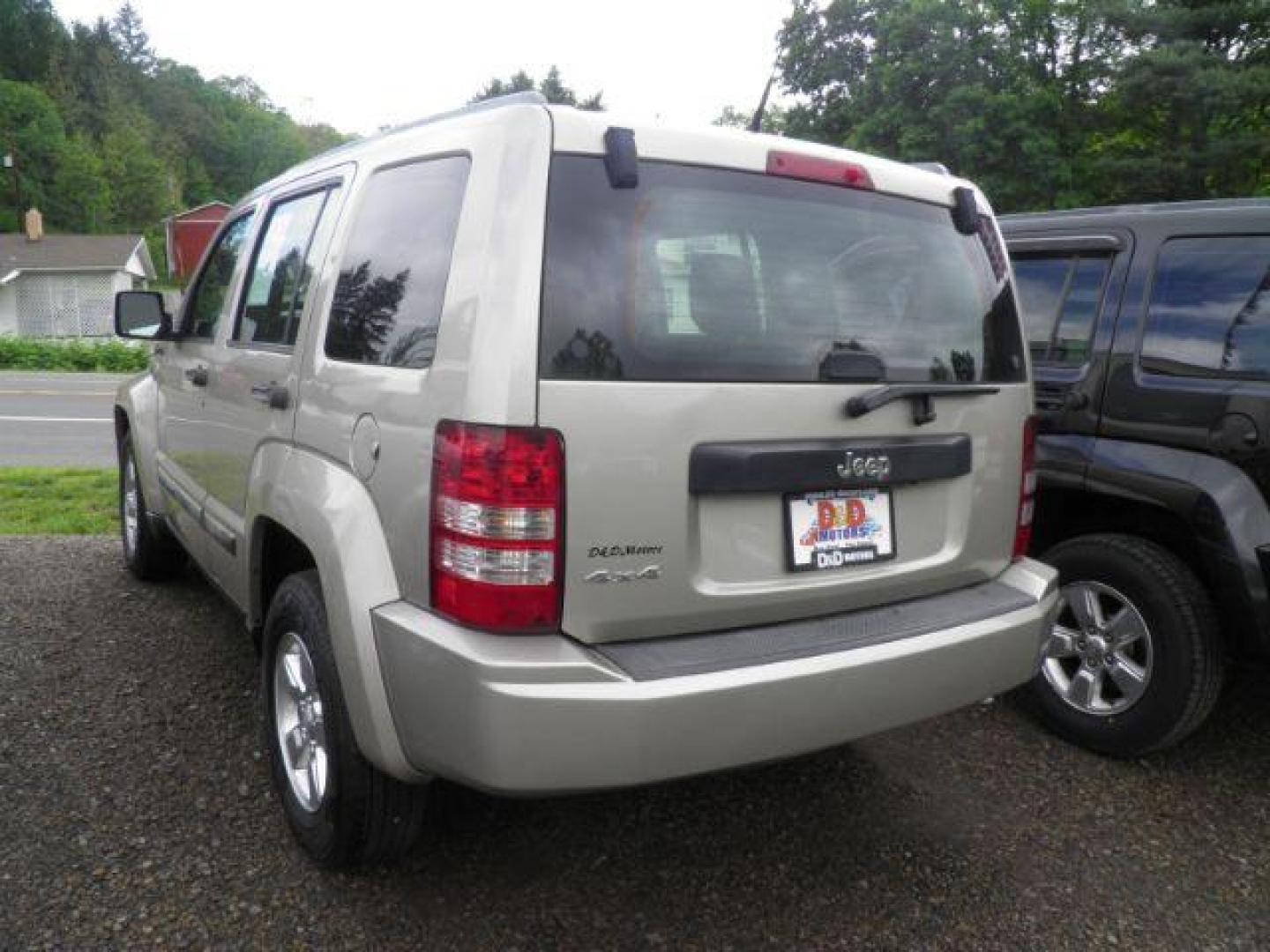 2011 Brown Jeep Liberty Sport 4WD (1J4PN2GK6BW) with an 3.7L V6 engine, AT transmission, located at 19521 New George's Creek Rd SW, Barton, MD, 21521, (301) 463-2404, 39.524323, -79.017906 - Photo#5