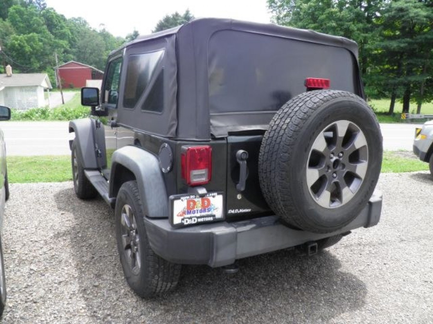 2011 GREEN Jeep Wrangler Sport 4WD (1J4AA2D17BL) with an 3.8 V6 engine, AT transmission, located at 19521 New George's Creek Rd SW, Barton, MD, 21521, (301) 463-2404, 39.524323, -79.017906- Photo#5