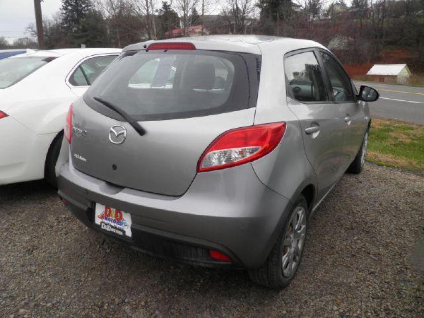 2011 SILVER MAZDA 2 Sport (JM1DE1HZ3B0) with an 1.5L L4 engine, AT transmission, located at 19521 New George's Creek Rd SW, Barton, MD, 21521, (301) 463-2404, 39.524323, -79.017906 - Photo#5