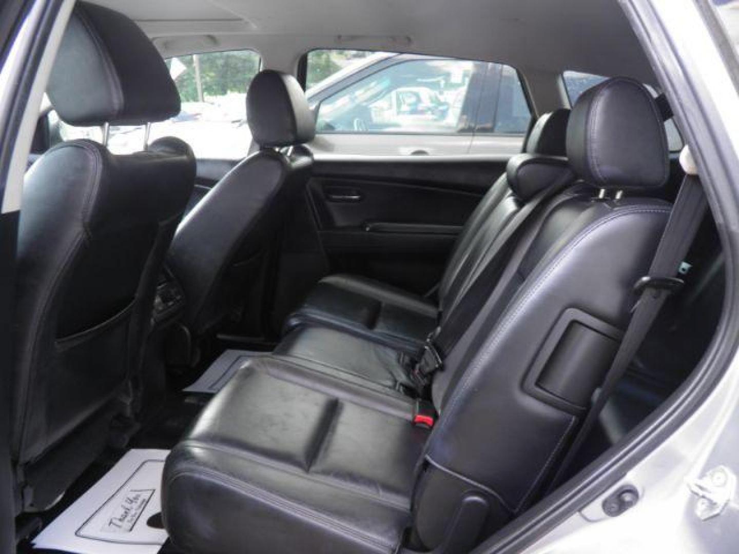 2011 Silver Mazda CX-9 Touring (JM3TB3CV8B0) with an 3.7L V6 engine, AT transmission, located at 19521 New George's Creek Rd SW, Barton, MD, 21521, (301) 463-2404, 39.524323, -79.017906 - Photo#3
