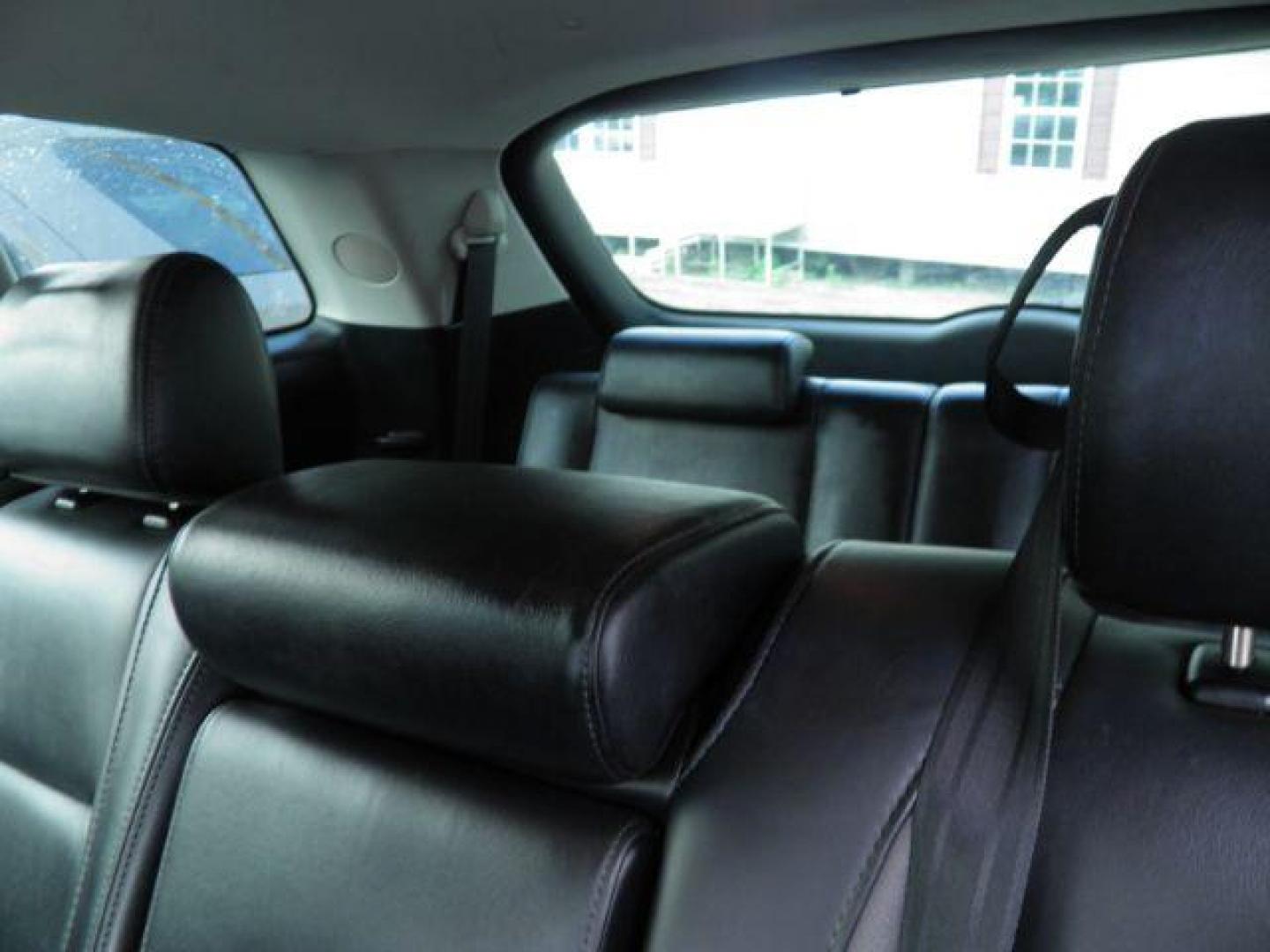 2011 Silver Mazda CX-9 Touring (JM3TB3CV8B0) with an 3.7L V6 engine, AT transmission, located at 19521 New George's Creek Rd SW, Barton, MD, 21521, (301) 463-2404, 39.524323, -79.017906 - Photo#4