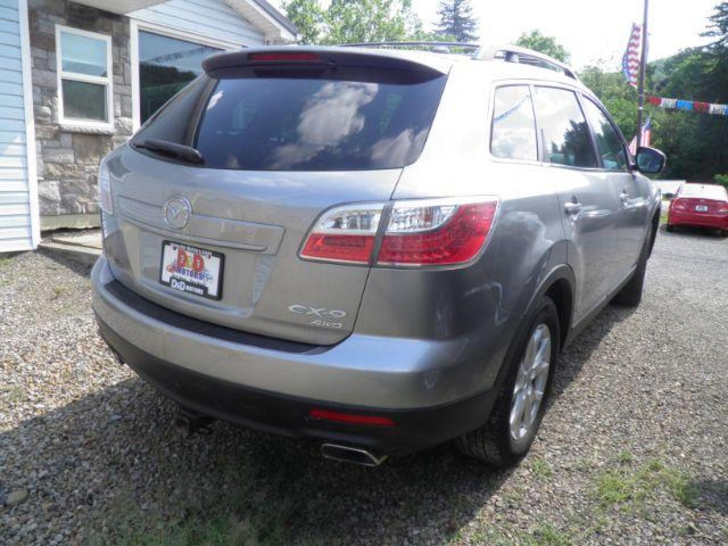 2011 Silver Mazda CX-9 Touring (JM3TB3CV8B0) with an 3.7L V6 engine, AT transmission, located at 19521 New George's Creek Rd SW, Barton, MD, 21521, (301) 463-2404, 39.524323, -79.017906 - Photo#5