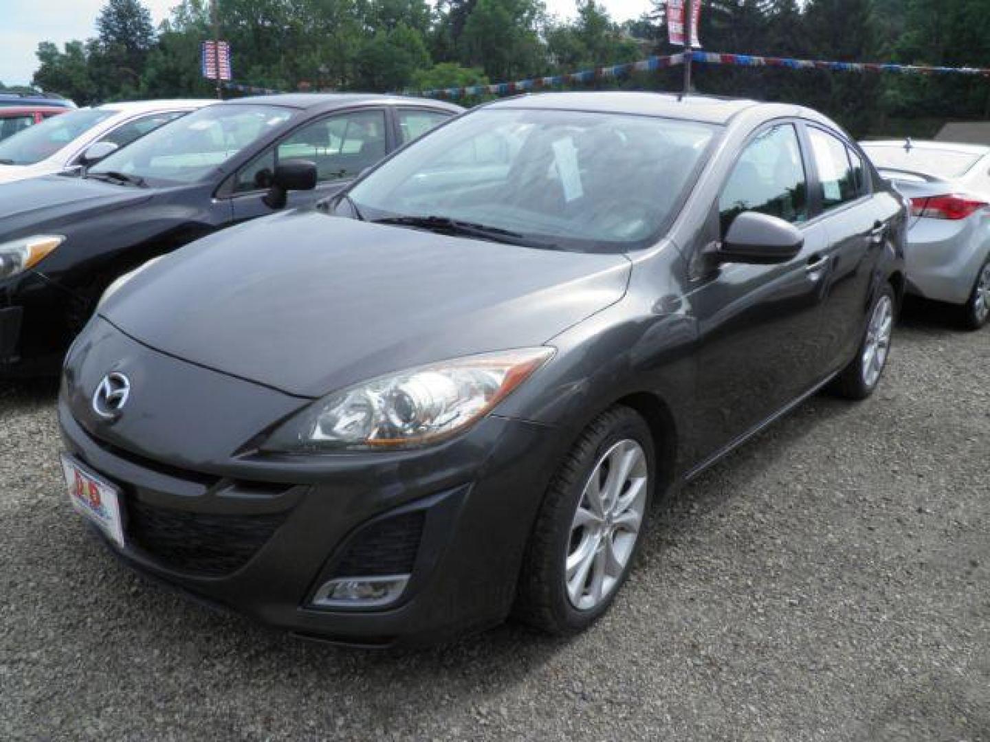 2011 GRAY Mazda MAZDA3 s Sport 4-Door (JM1BL1U54B1) with an 2.5 L4 engine, located at 19521 New George's Creek Rd SW, Barton, MD, 21521, (301) 463-2404, 39.524323, -79.017906 - Photo#0