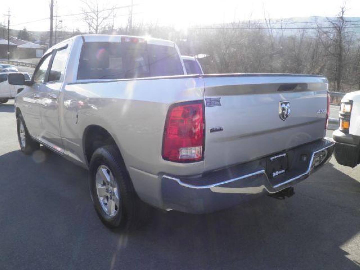 2011 SILVER RAM 1500 SLT Quad Cab 4WD (1D7RV1GP2BS) with an 4.7 V8 engine, AT transmission, located at 15520 McMullen Hwy SW, Belair, MD, 21502, (301) 729-3700, 39.581375, -78.846451 - Photo#4