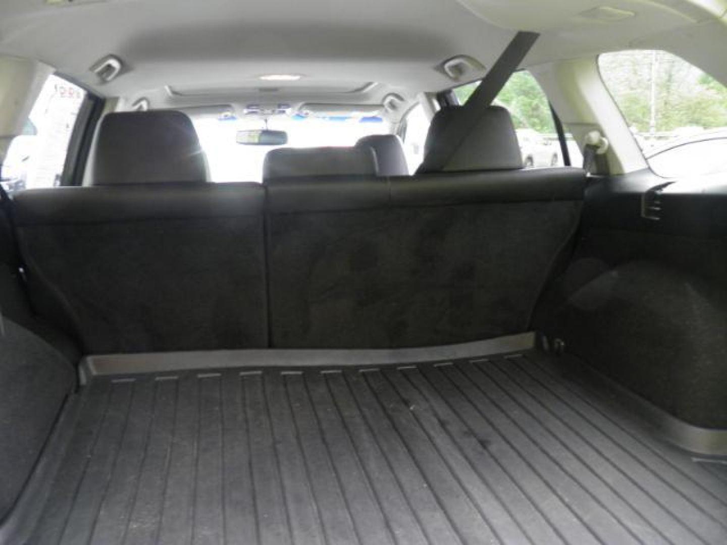 2011 GRAY Subaru Outback 2.5i Limited (4S4BRBKCXB3) with an 2.5L H4 DOHC 16V engine, AT transmission, located at 15520 McMullen Hwy SW, Belair, MD, 21502, (301) 729-3700, 39.581375, -78.846451 - Photo#4