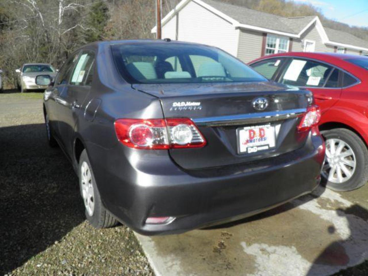 2011 Gray Toyota Corolla LE 4-Speed AT (2T1BU4EE0BC) with an 1.8L I4 engine, AT transmission, located at 15520 McMullen Hwy SW, Belair, MD, 21502, (301) 729-3700, 39.581375, -78.846451 - Photo#4