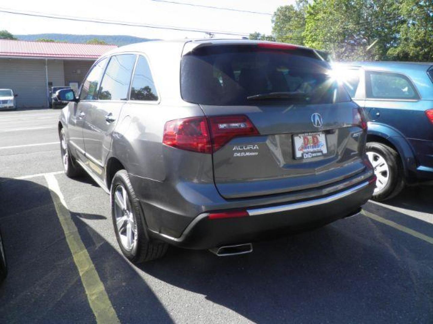 2012 Gray Acura MDX 6-Spd AT w/Tech Package (2HNYD2H33CH) with an 3.7L V6 engine, AT transmission, located at 15520 McMullen Hwy SW, Belair, MD, 21502, (301) 729-3700, 39.581375, -78.846451 - Photo#5
