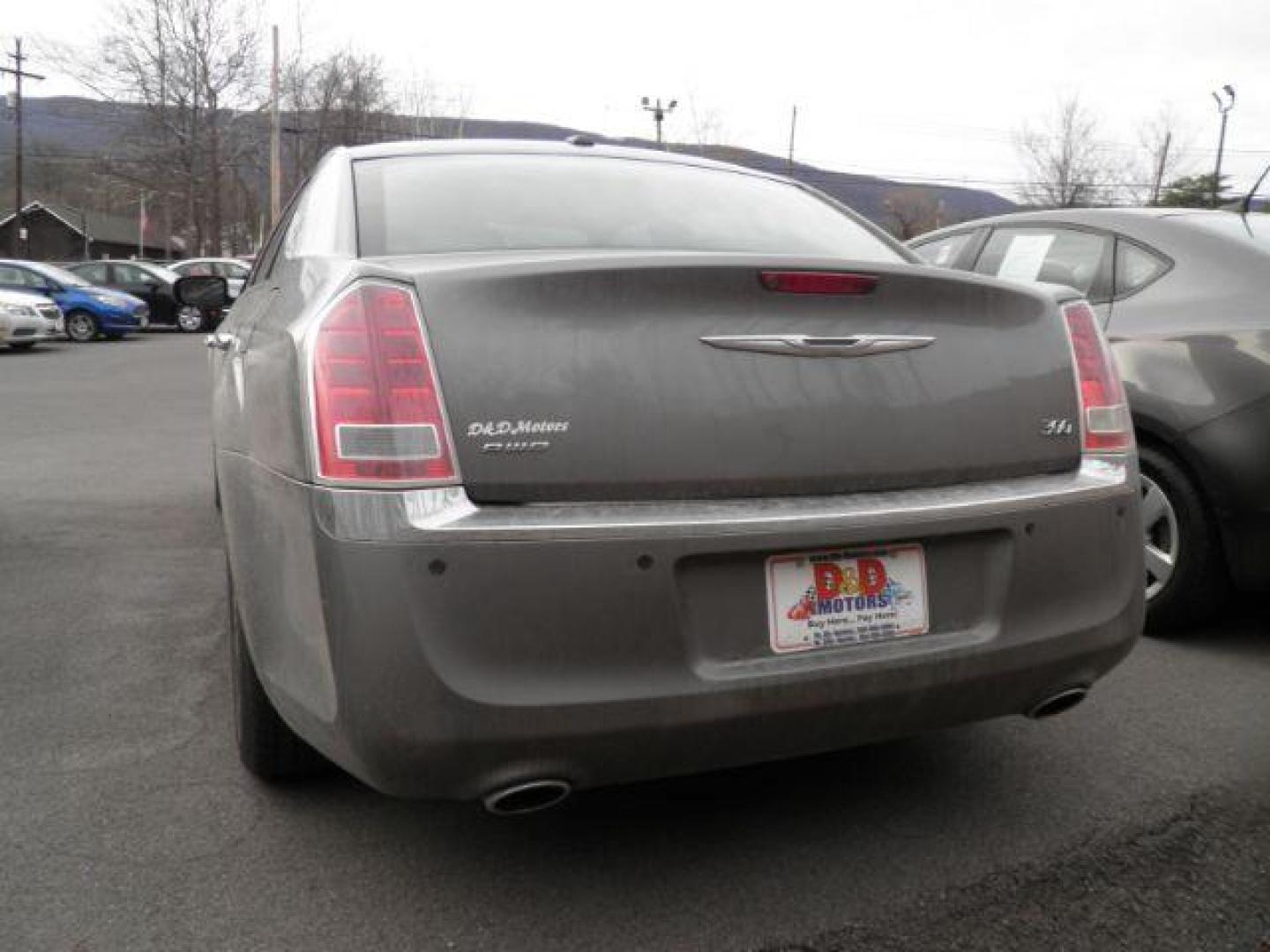 2012 Gray Chrysler 300 Limited (2C3CCAHG9CH) with an 3.6L V6 engine, AT transmission, located at 15520 McMullen Hwy SW, Belair, MD, 21502, (301) 729-3700, 39.581375, -78.846451 - Photo#4