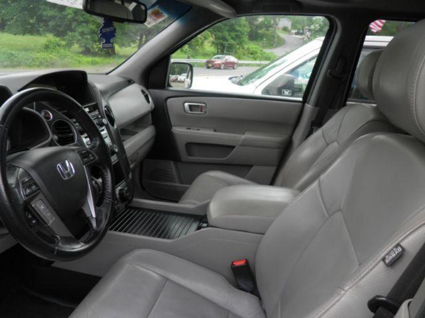 2012 BLACK Honda Pilot EX-L (5FNYF4H68CB) with an 3.5L V6 engine, AT transmission, located at 19521 New George's Creek Rd SW, Barton, MD, 21521, (301) 463-2404, 39.524323, -79.017906 - Photo#1