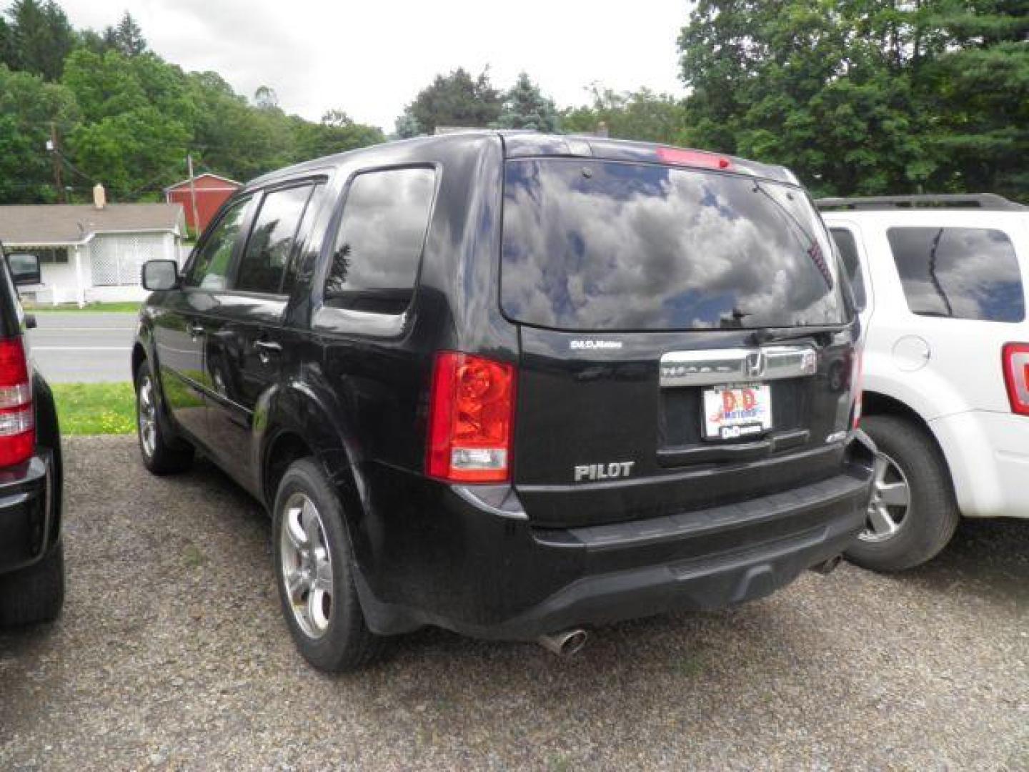 2012 BLACK Honda Pilot EX-L (5FNYF4H68CB) with an 3.5L V6 engine, AT transmission, located at 19521 New George's Creek Rd SW, Barton, MD, 21521, (301) 463-2404, 39.524323, -79.017906 - Photo#7