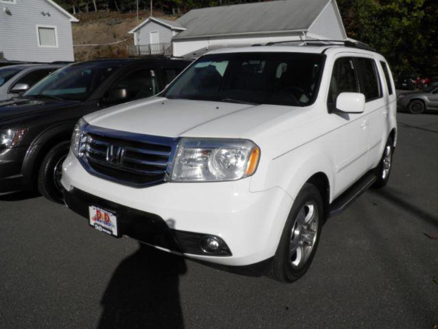 2012 White Honda Pilot EX-L (5FNYF4H50CB) with an 3.5L V6 engine, AT transmission, located at 15520 McMullen Hwy SW, Belair, MD, 21502, (301) 729-3700, 39.581375, -78.846451 - Photo#0
