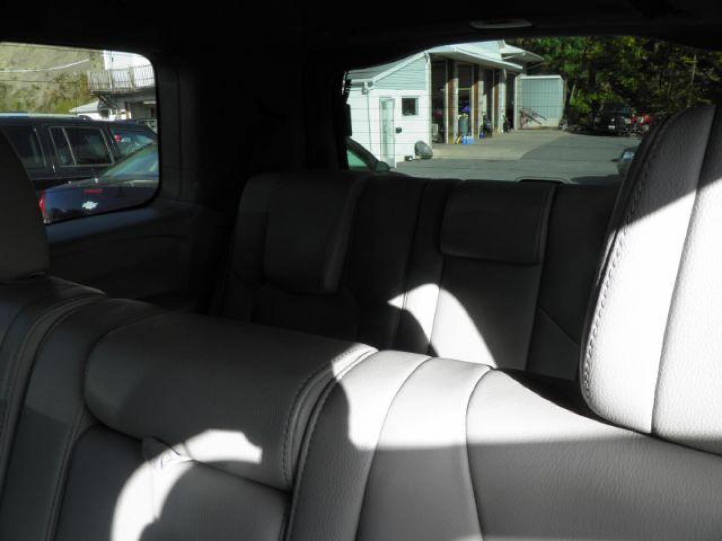 2012 White Honda Pilot EX-L (5FNYF4H50CB) with an 3.5L V6 engine, AT transmission, located at 15520 McMullen Hwy SW, Belair, MD, 21502, (301) 729-3700, 39.581375, -78.846451 - Photo#4