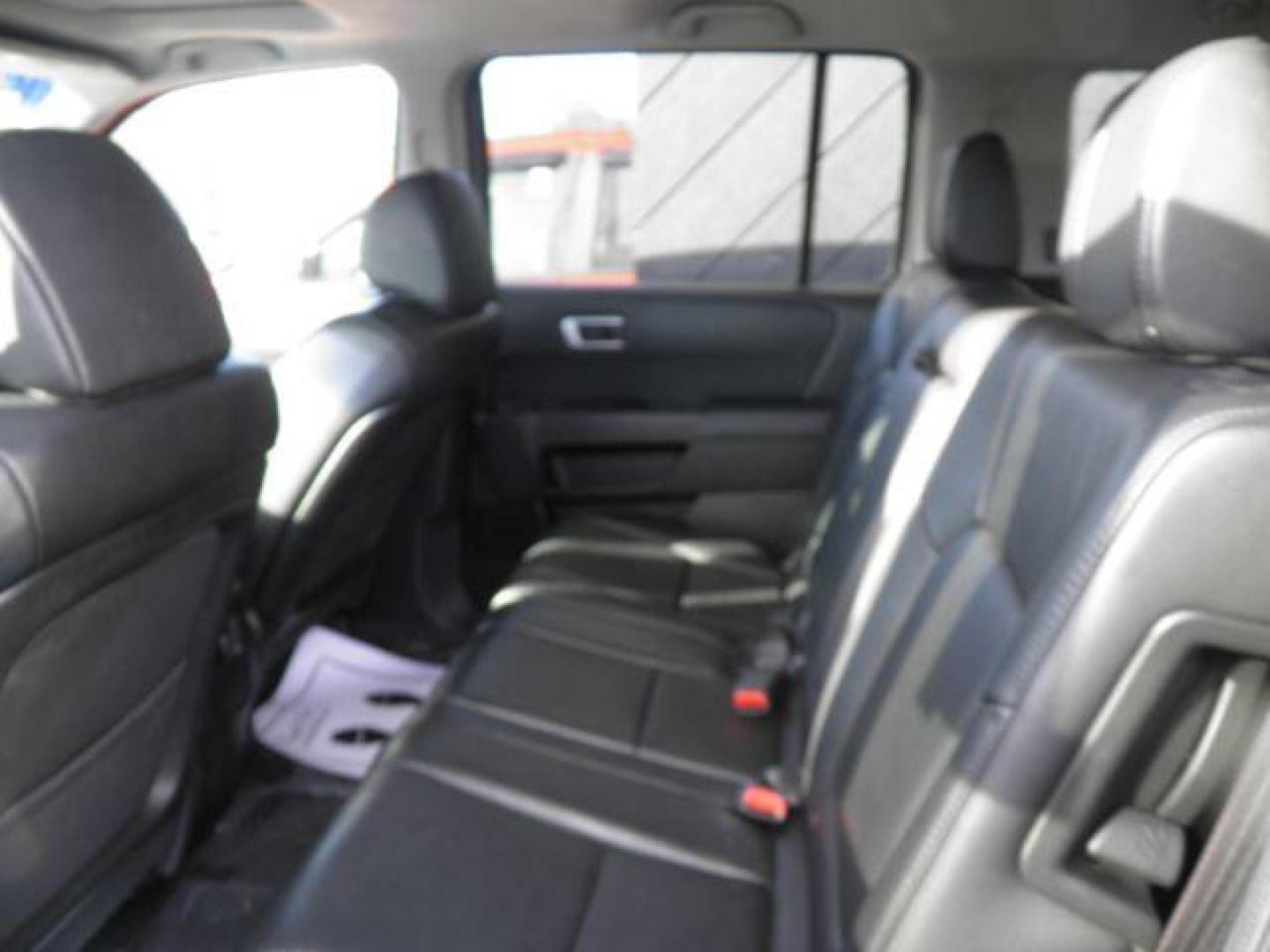 2012 Gray Honda Pilot EX-L (5FNYF4H58CB) with an 3.5L V6 engine, AT transmission, located at 15520 McMullen Hwy SW, Belair, MD, 21502, (301) 729-3700, 39.581375, -78.846451 - Photo#3