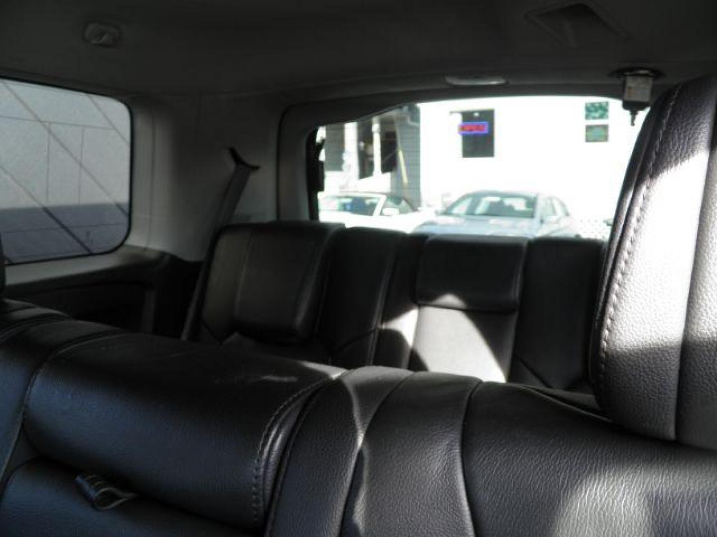 2012 Gray Honda Pilot EX-L (5FNYF4H58CB) with an 3.5L V6 engine, AT transmission, located at 15520 McMullen Hwy SW, Belair, MD, 21502, (301) 729-3700, 39.581375, -78.846451 - Photo#4