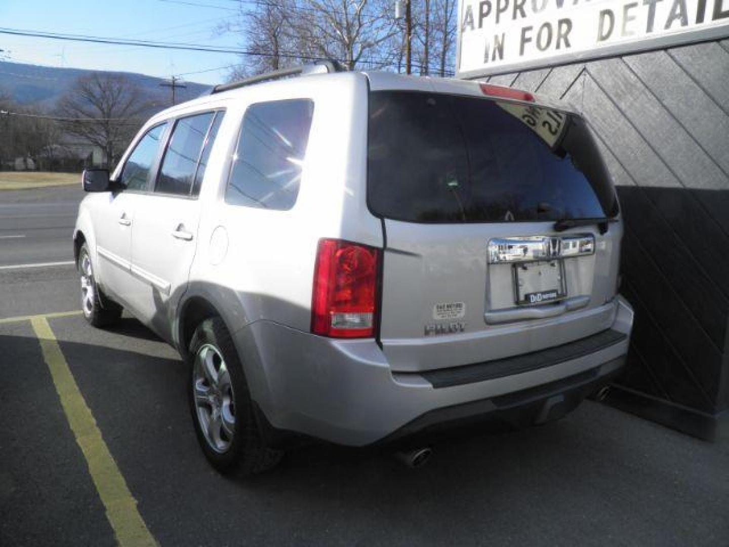 2012 Gray Honda Pilot EX-L (5FNYF4H58CB) with an 3.5L V6 engine, AT transmission, located at 15520 McMullen Hwy SW, Belair, MD, 21502, (301) 729-3700, 39.581375, -78.846451 - Photo#6