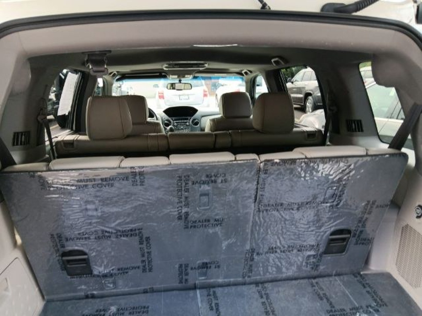 2012 WHITE Honda Pilot Touring (5FNYF4H97CB) with an 3.5L V6 engine, located at 15520 McMullen Hwy SW, Belair, MD, 21502, (301) 729-3700, 39.581375, -78.846451- Photo#4