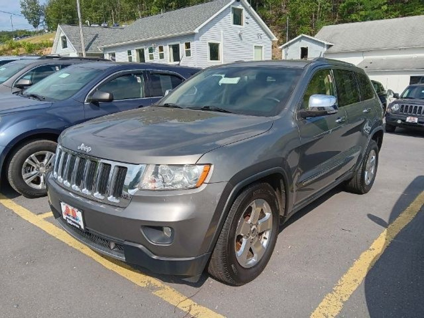 2012 GRAY Jeep Grand Cherokee Limited (1C4RJFBT3CC) with an 3.6L V6 engine, AT transmission, located at 15520 McMullen Hwy SW, Belair, MD, 21502, (301) 729-3700, 39.581375, -78.846451- Photo#0