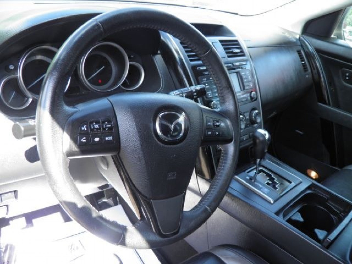 2012 GRAY Mazda CX-9 Touring (JM3TB3CV6C0) with an 3.7L V6 engine, CVT transmission, located at 19521 New George's Creek Rd SW, Barton, MD, 21521, (301) 463-2404, 39.524323, -79.017906- Photo#2