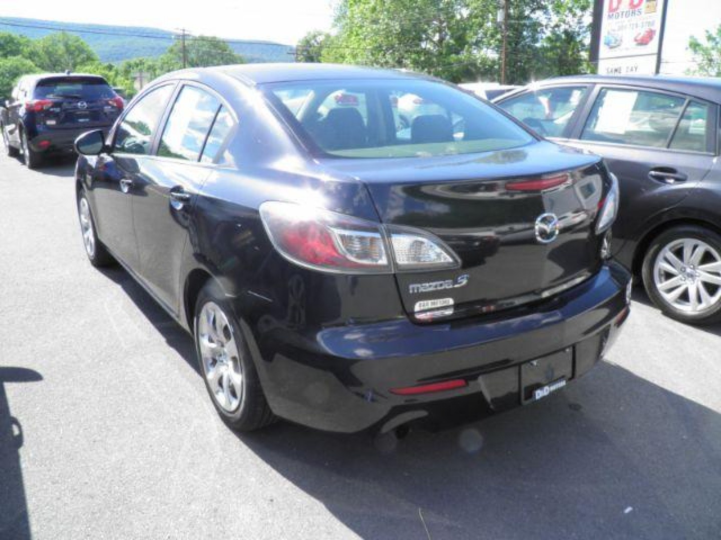 2012 BLACK Mazda Mazda3 i Sport (JM1BL1UG7C1) with an 2.4L L4 engine, AT transmission, located at 15520 McMullen Hwy SW, Belair, MD, 21502, (301) 729-3700, 39.581375, -78.846451- Photo#4
