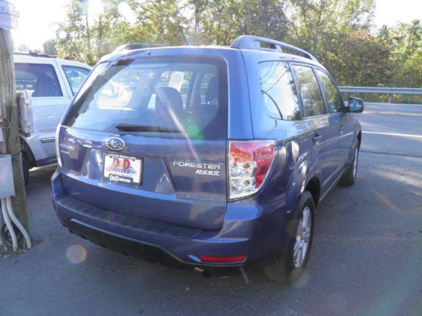 2012 Blue Subaru Forester 2.5X (JF2SHABCXCH) with an 2.5L H4 engine, AT transmission, located at 19521 New George's Creek Rd SW, Barton, MD, 21521, (301) 463-2404, 39.524323, -79.017906 - Photo#5