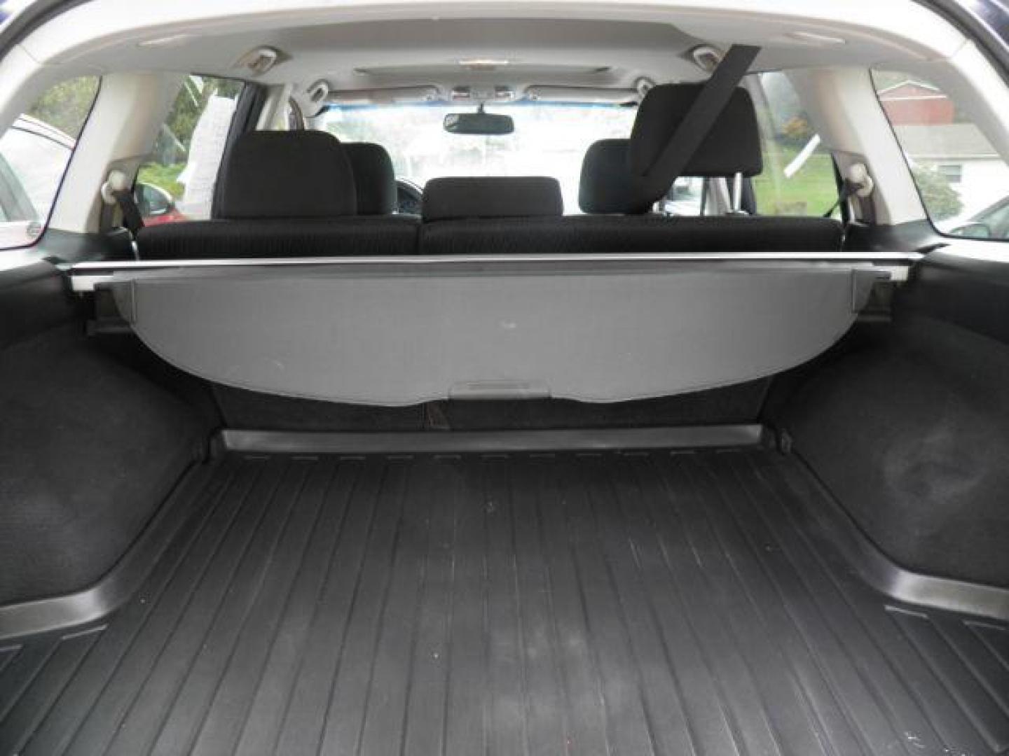 2012 Gray Subaru Outback 2.5i Premium (4S4BRBGCXC3) with an 2.5l H4 engine, CVT transmission, located at 19521 New George's Creek Rd SW, Barton, MD, 21521, (301) 463-2404, 39.524323, -79.017906 - Photo#4