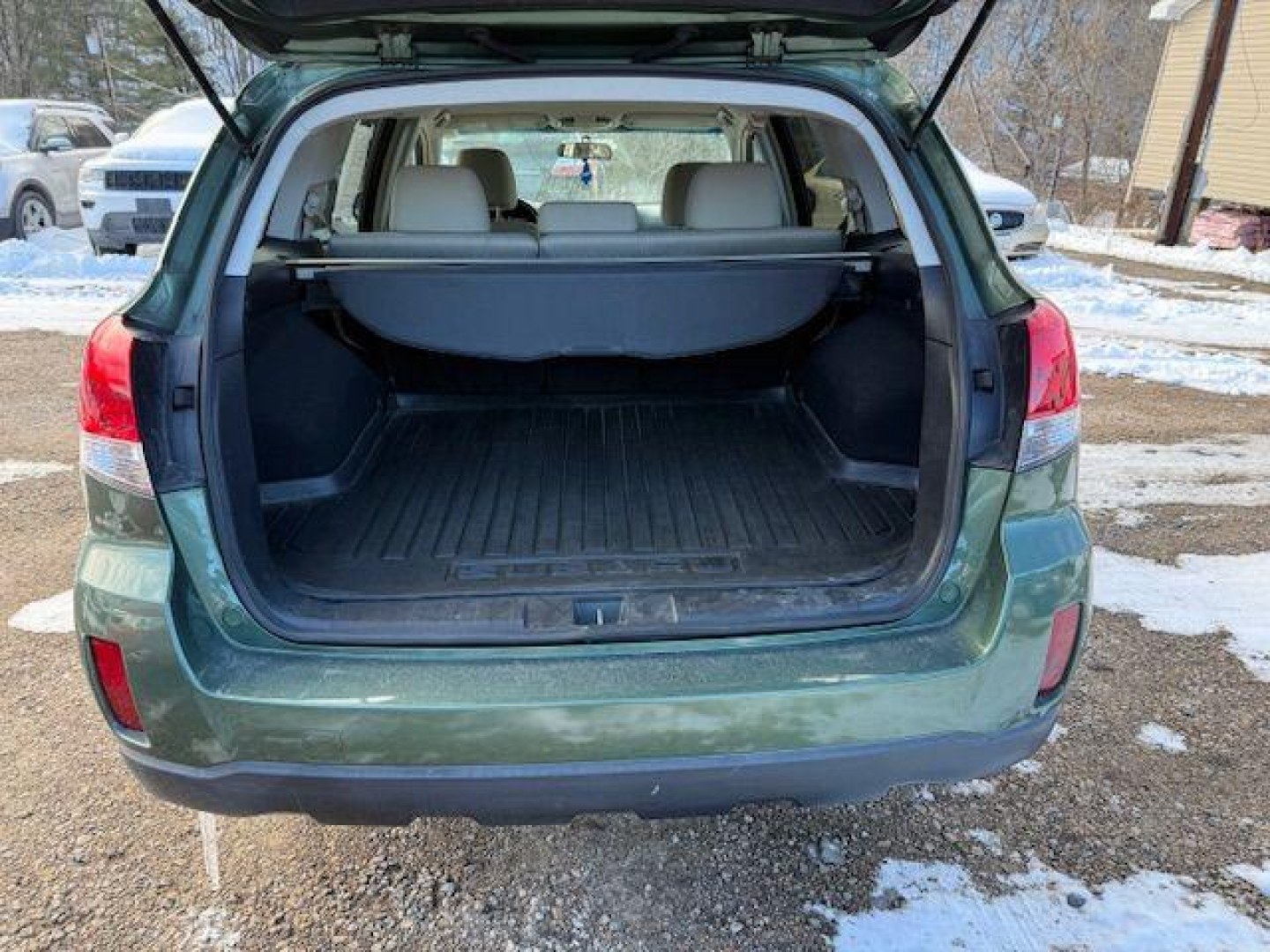 2012 GREEN Subaru Outback 2.5i Premium (4S4BRBCC9C3) with an 2.5 L4 engine, CVT transmission, located at 15520 McMullen Hwy SW, Belair, MD, 21502, (301) 729-3700, 39.581375, -78.846451 - Photo#2