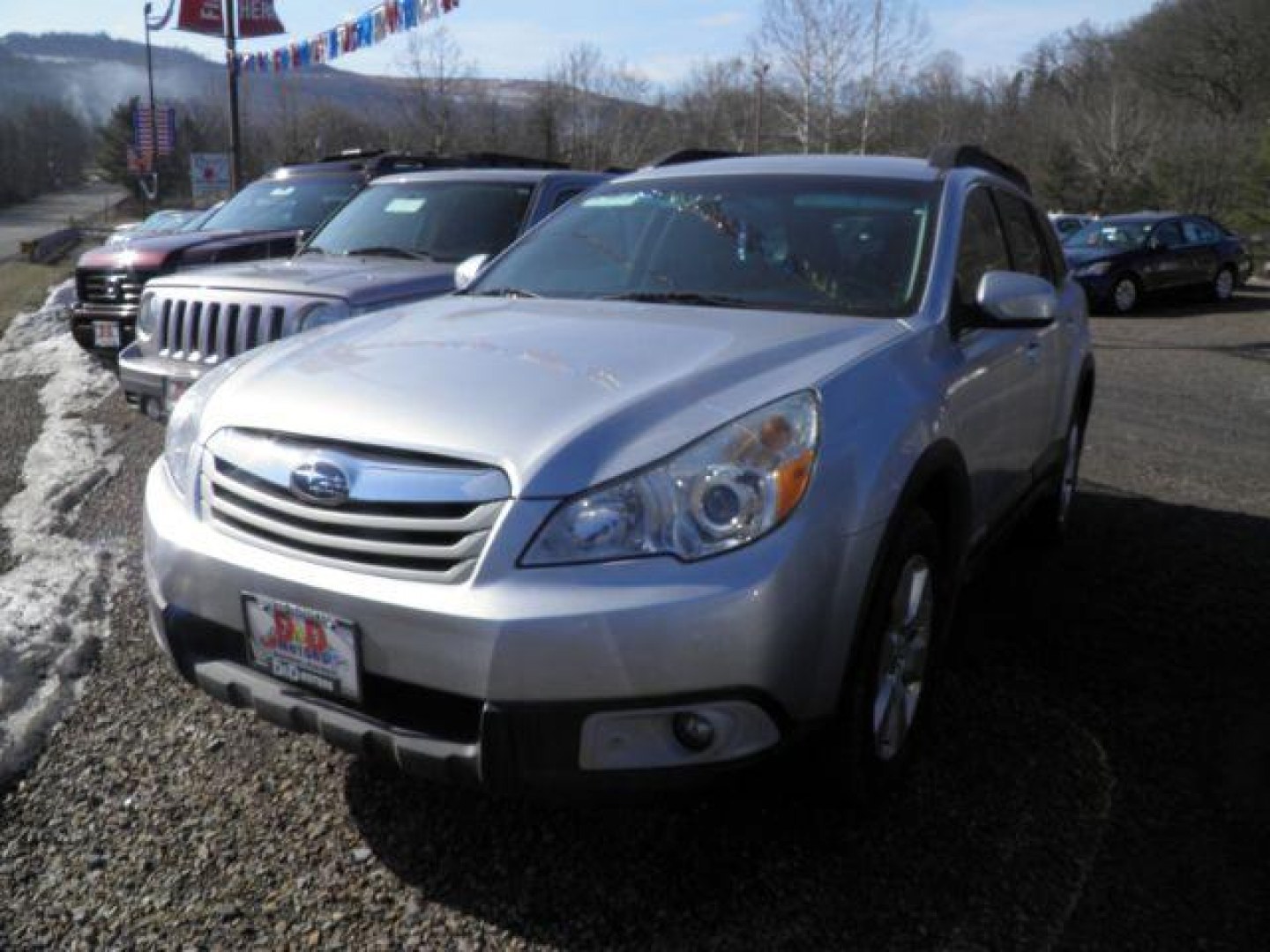2012 SILVER Subaru Outback 2.5i Premium (4S4BRBFC3C3) with an 2.5 L4 engine, CVT transmission, located at 19521 New George's Creek Rd SW, Barton, MD, 21521, (301) 463-2404, 39.524323, -79.017906 - Photo#0