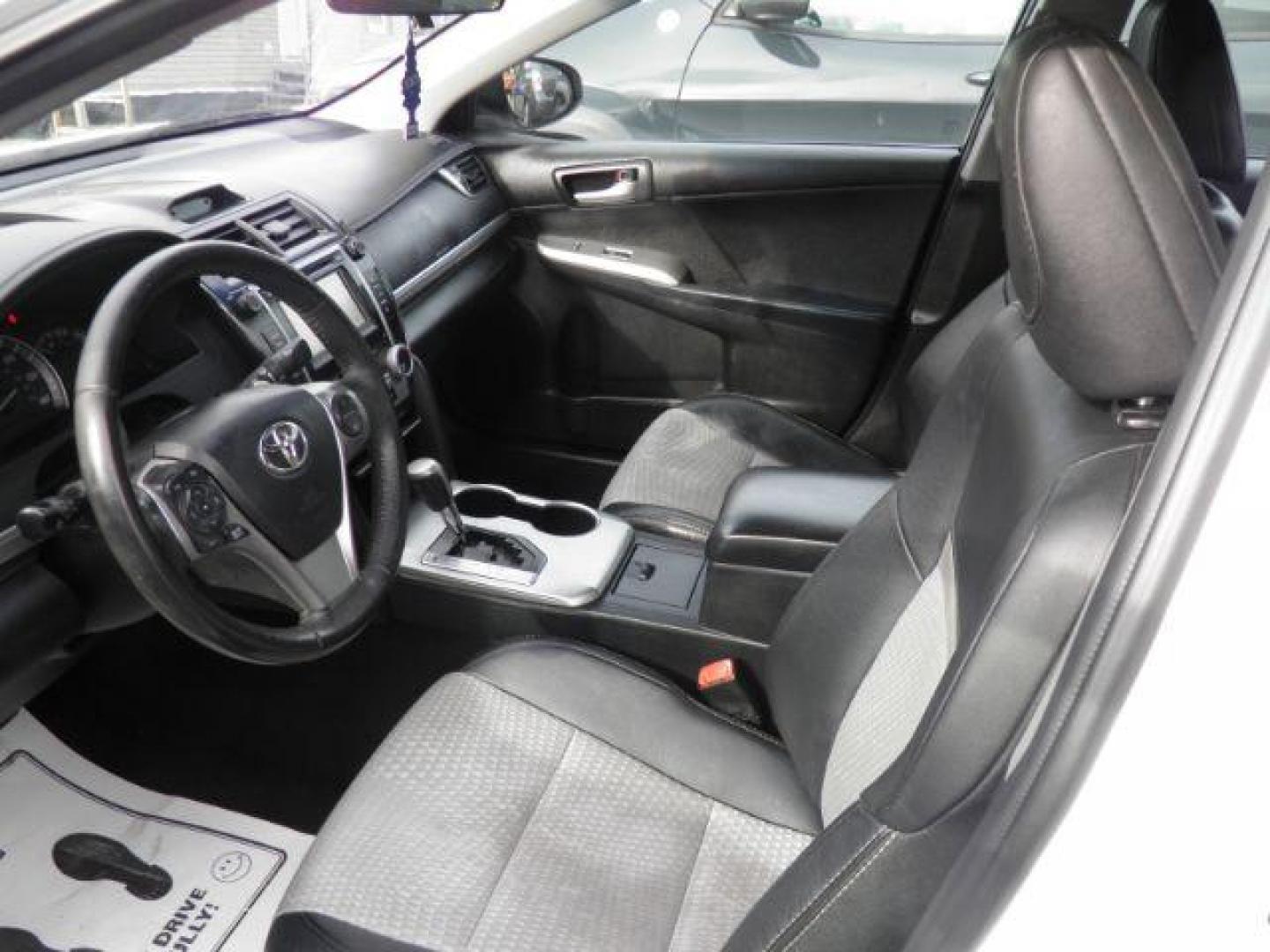 2012 WHITE Toyota Camry L | LE | SE | XLE | SE Limited Edition (4T1BF1FK2CU) with an 2.5 L4 engine, AT transmission, located at 19521 New George's Creek Rd SW, Barton, MD, 21521, (301) 463-2404, 39.524323, -79.017906 - Photo#1