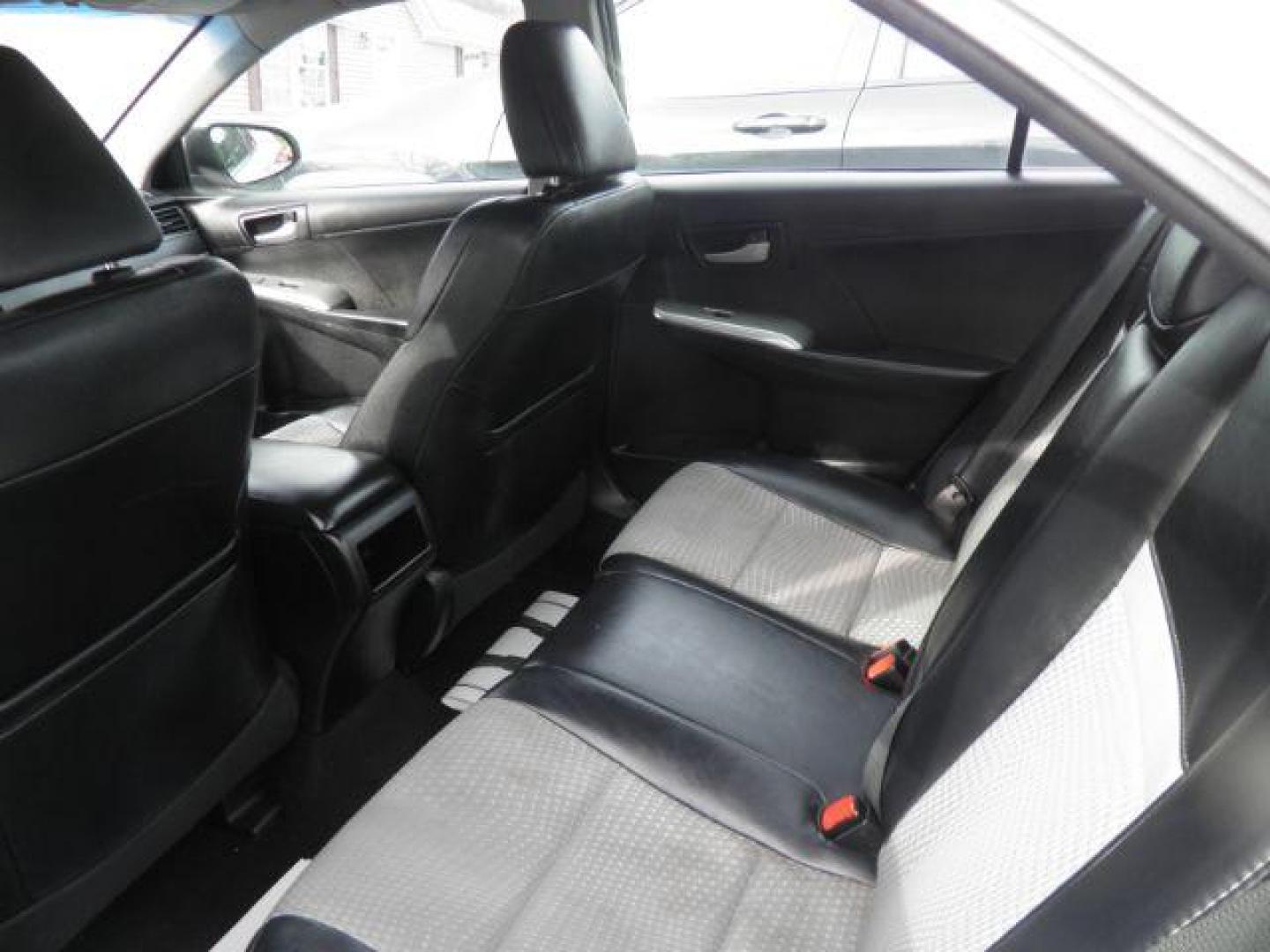 2012 WHITE Toyota Camry L | LE | SE | XLE | SE Limited Edition (4T1BF1FK2CU) with an 2.5 L4 engine, AT transmission, located at 19521 New George's Creek Rd SW, Barton, MD, 21521, (301) 463-2404, 39.524323, -79.017906 - Photo#3