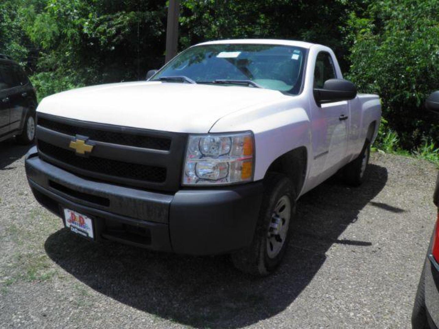 2013 White Chevrolet Silverado 1500 Work Truck 2WD (1GCNCPEX0DZ) with an 4.3L V6 engine, AT transmission, located at 15520 McMullen Hwy SW, Belair, MD, 21502, (301) 729-3700, 39.581375, -78.846451- Photo#0