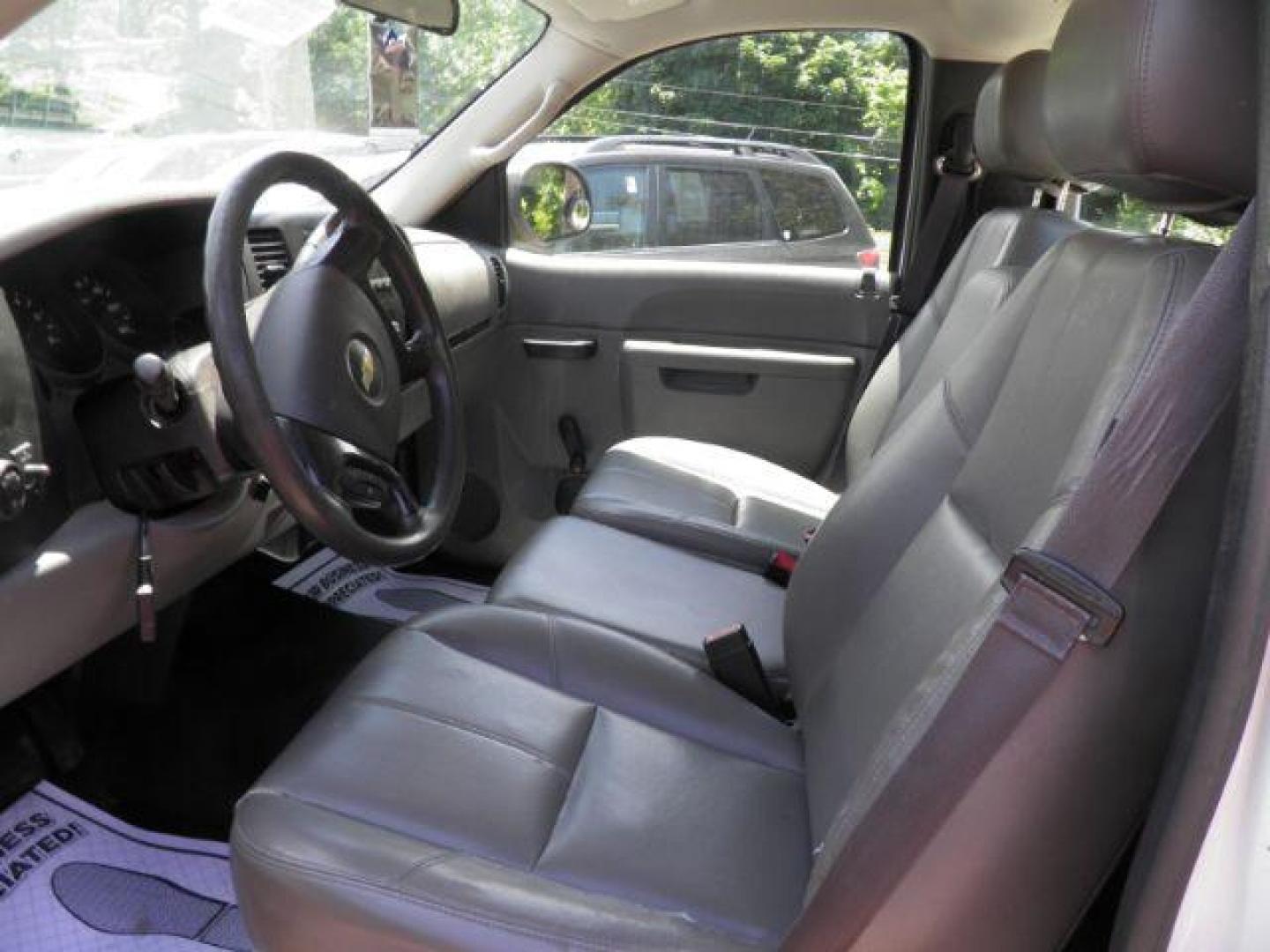 2013 White Chevrolet Silverado 1500 Work Truck 2WD (1GCNCPEX0DZ) with an 4.3L V6 engine, AT transmission, located at 15520 McMullen Hwy SW, Belair, MD, 21502, (301) 729-3700, 39.581375, -78.846451- Photo#1
