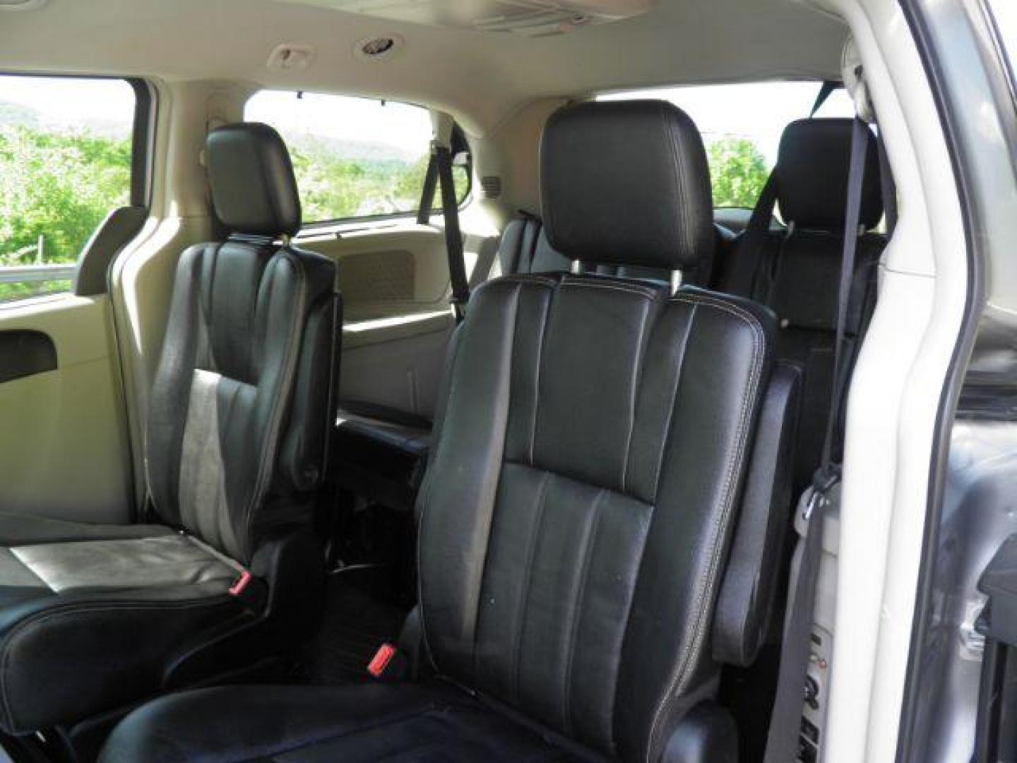 2013 GRAY Chrysler Town and Country Touring (2C4RC1BG1DR) with an 3.6l V6 engine, AT transmission, located at 15520 McMullen Hwy SW, Belair, MD, 21502, (301) 729-3700, 39.581375, -78.846451 - Photo#3