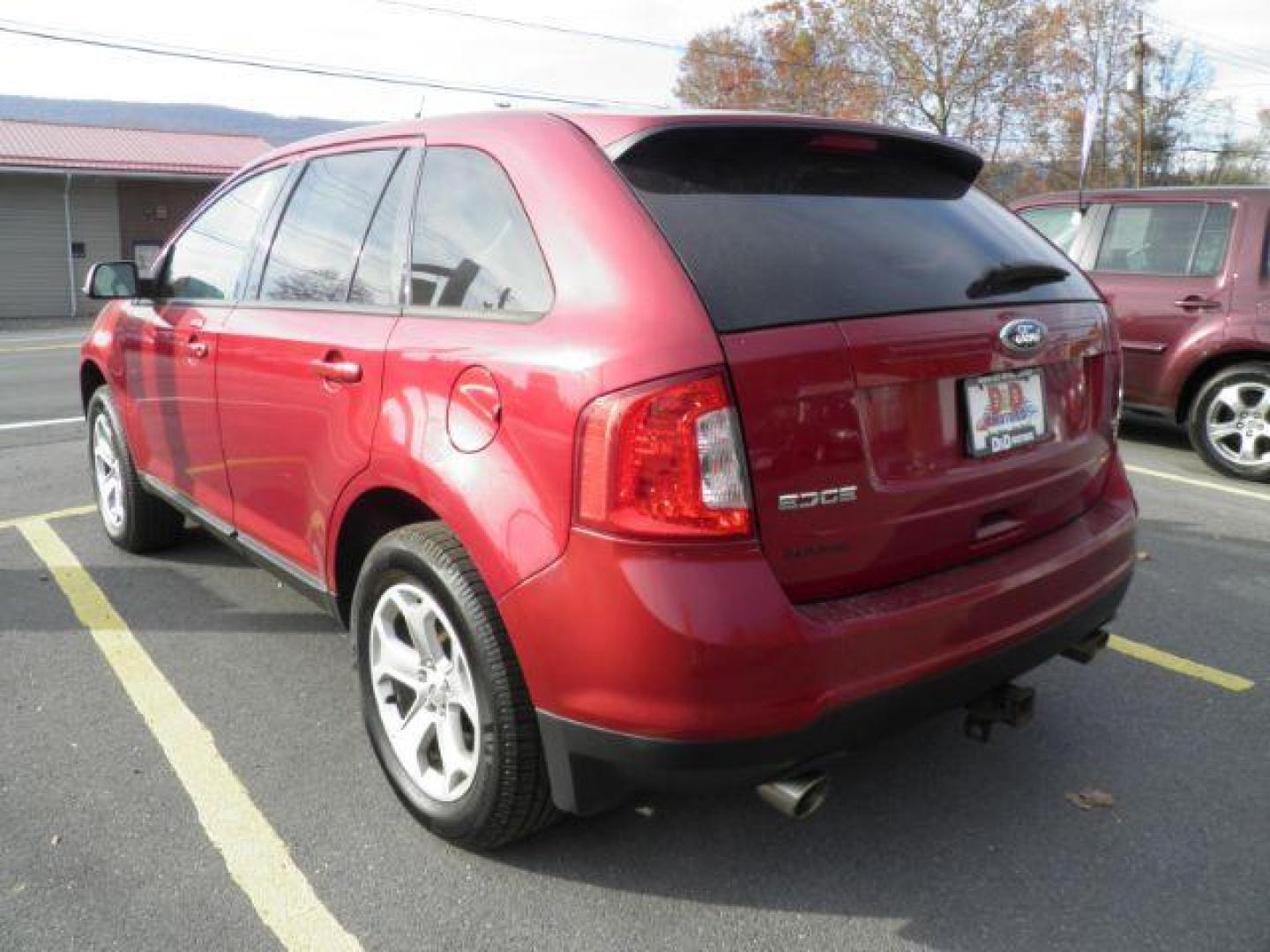 2013 RED FORD EDGE SEL FWD (2FMDK3JC7DB) with an 3.5L V6 engine, AT transmission, located at 15520 McMullen Hwy SW, Belair, MD, 21502, (301) 729-3700, 39.581375, -78.846451 - Photo#5