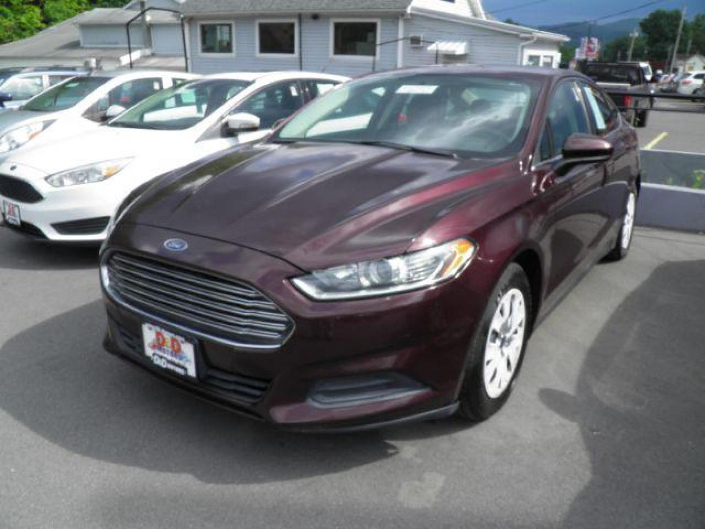 2013 BURGUNDY Ford Fusion S (3FA6P0G70DR) with an 2.5 L4 engine, AT transmission, located at 15520 McMullen Hwy SW, Belair, MD, 21502, (301) 729-3700, 39.581375, -78.846451 - Photo#0