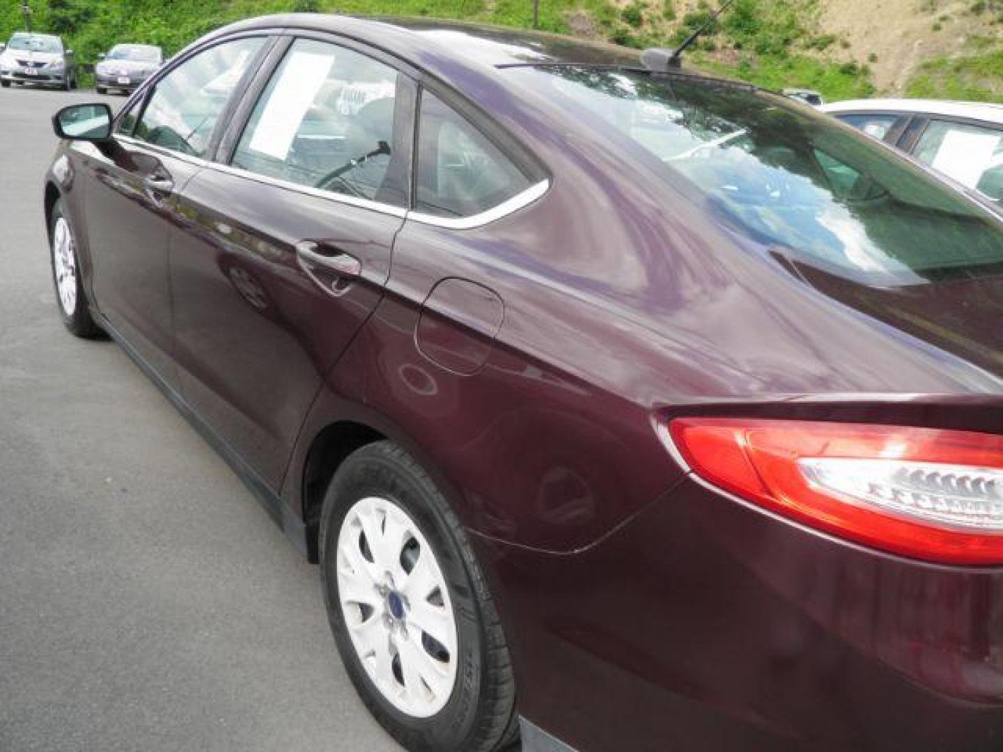 2013 BURGUNDY Ford Fusion S (3FA6P0G70DR) with an 2.5 L4 engine, AT transmission, located at 15520 McMullen Hwy SW, Belair, MD, 21502, (301) 729-3700, 39.581375, -78.846451 - Photo#4