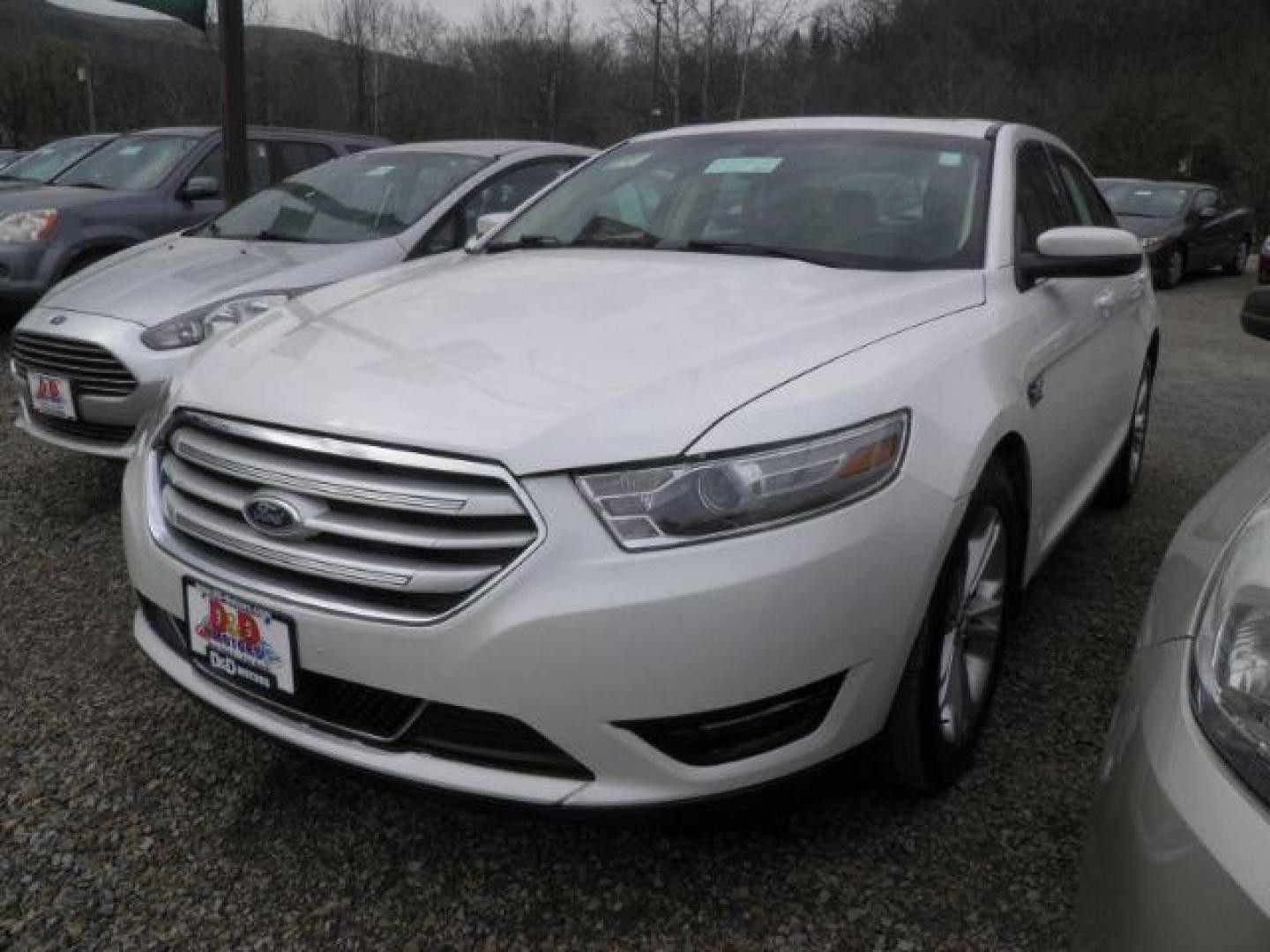 2013 WHITE Ford Taurus SEL FWD (1FAHP2E82DG) with an 3.5L V6 engine, AT transmission, located at 19521 New George's Creek Rd SW, Barton, MD, 21521, (301) 463-2404, 39.524323, -79.017906 - Photo#0