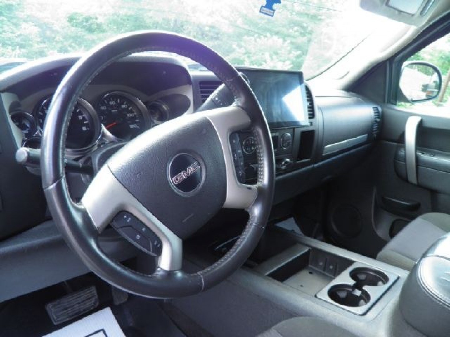 2013 Brown GMC Sierra 1500 SLE (3GTP2VE77DG) with an 5.3L V8 engine, AT transmission, located at 15520 McMullen Hwy SW, Belair, MD, 21502, (301) 729-3700, 39.581375, -78.846451- Photo#2
