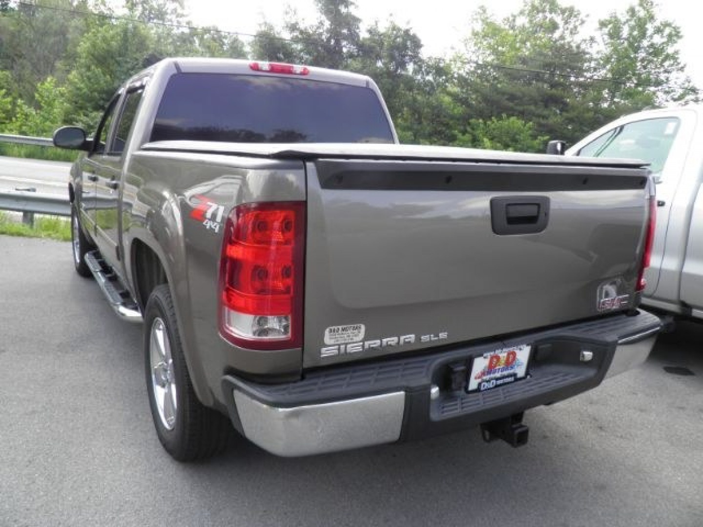 2013 Brown GMC Sierra 1500 SLE (3GTP2VE77DG) with an 5.3L V8 engine, AT transmission, located at 15520 McMullen Hwy SW, Belair, MD, 21502, (301) 729-3700, 39.581375, -78.846451- Photo#4