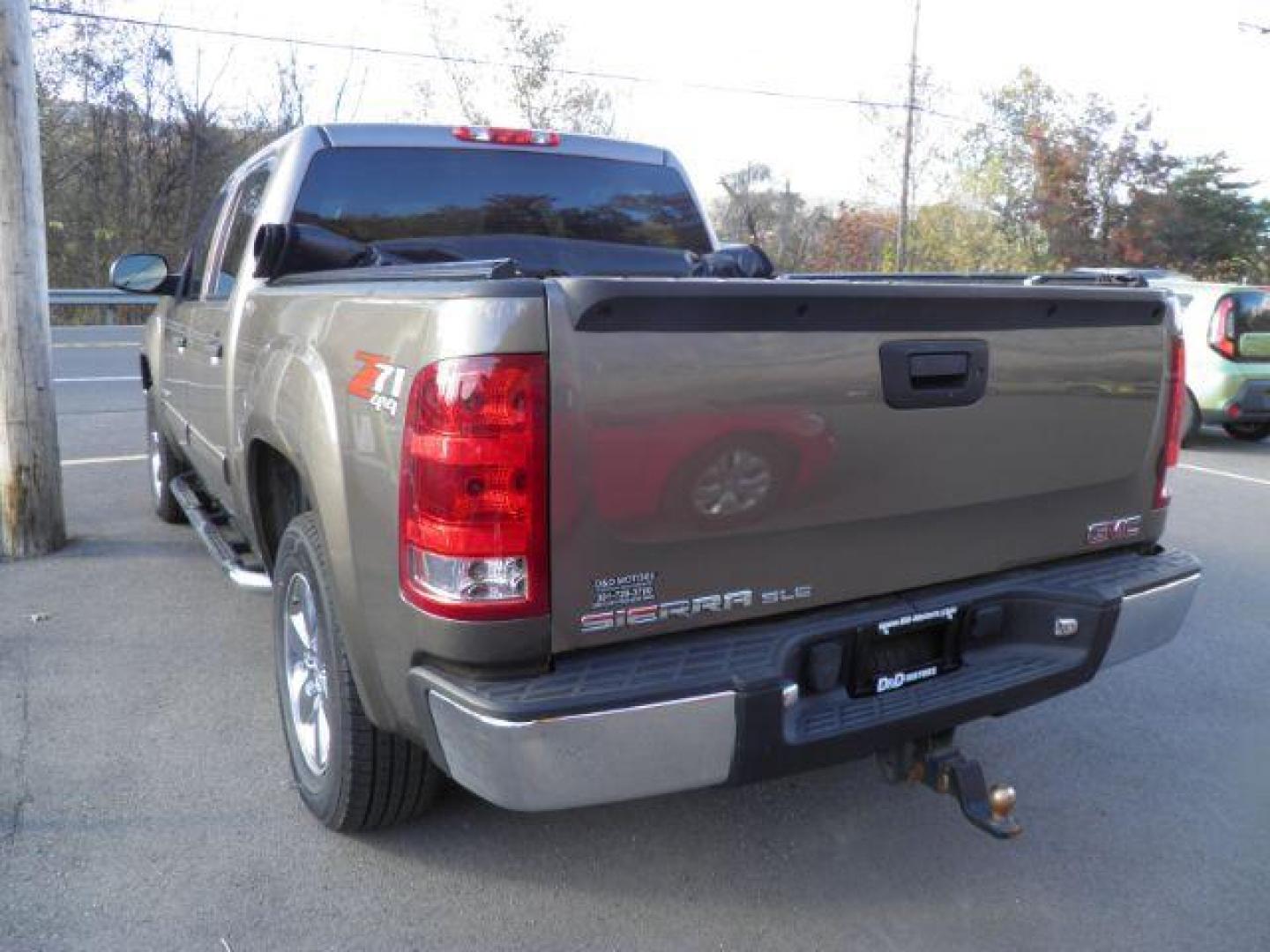 2013 Brown GMC Sierra 1500 SLE (3GTP2VE77DG) with an 5.3L V8 engine, AT transmission, located at 15520 McMullen Hwy SW, Belair, MD, 21502, (301) 729-3700, 39.581375, -78.846451 - Photo#4