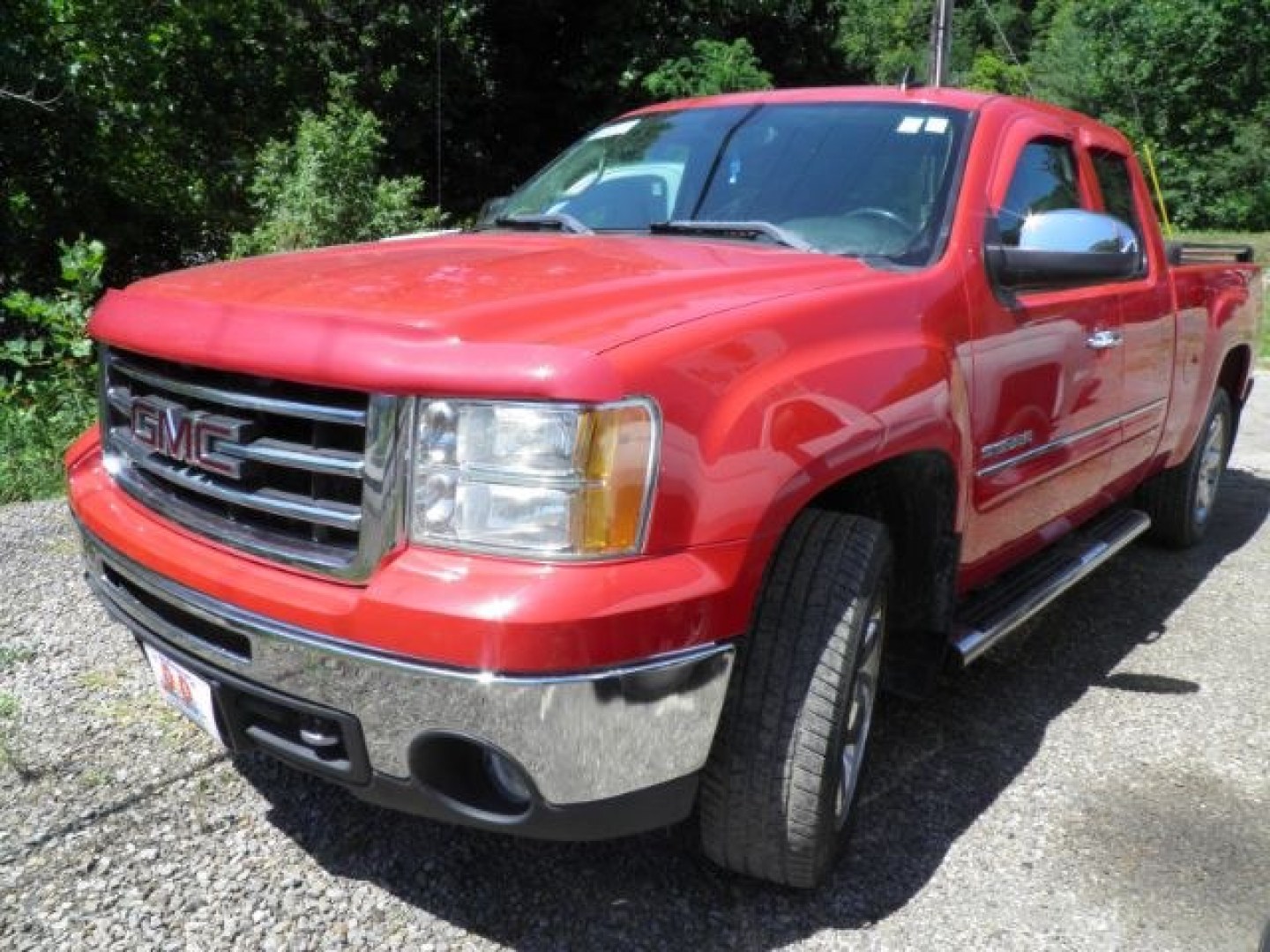 2013 RED GMC Sierra 1500 SLE (1GTR2VE79DZ) with an 4.8L V8 engine, AT transmission, located at 15520 McMullen Hwy SW, Belair, MD, 21502, (301) 729-3700, 39.581375, -78.846451- Photo#0