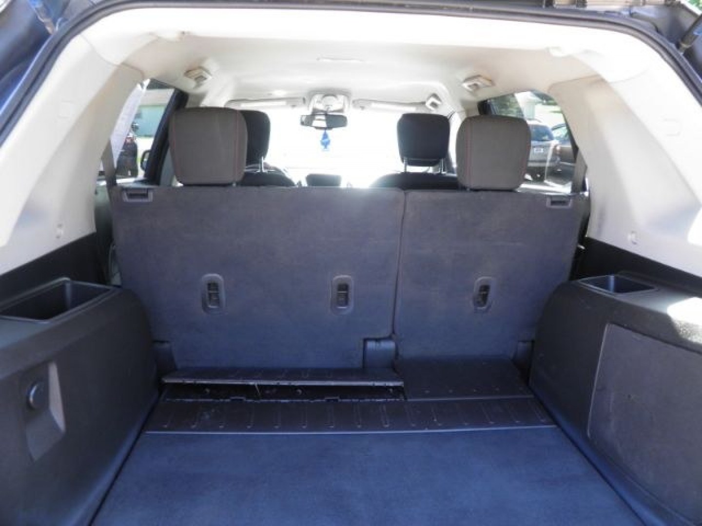 2013 GRAY GMC Terrain SLE1 AWD (2GKFLREKXD6) with an 2.4l L4 engine, AT transmission, located at 19521 New George's Creek Rd SW, Barton, MD, 21521, (301) 463-2404, 39.524323, -79.017906- Photo#4