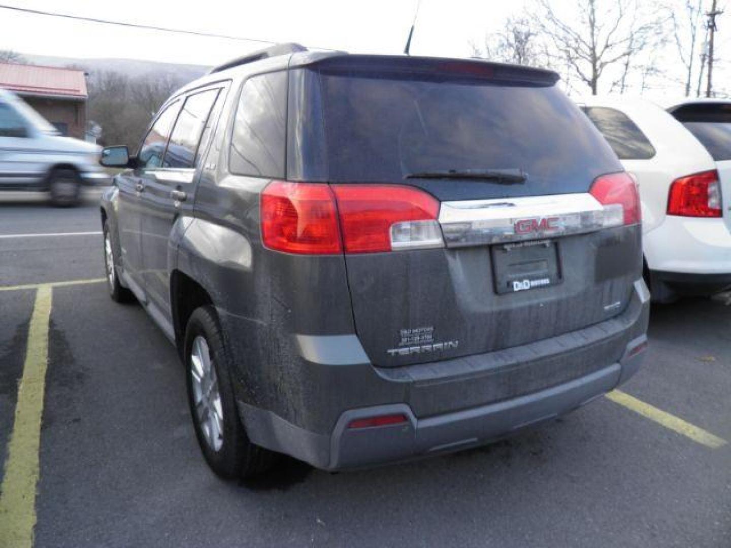 2013 Gray GMC Terrain SLE-2 (2GKFLTEK3D6) with an 2.4L I4 engine, AT transmission, located at 15520 McMullen Hwy SW, Belair, MD, 21502, (301) 729-3700, 39.581375, -78.846451 - Photo#5