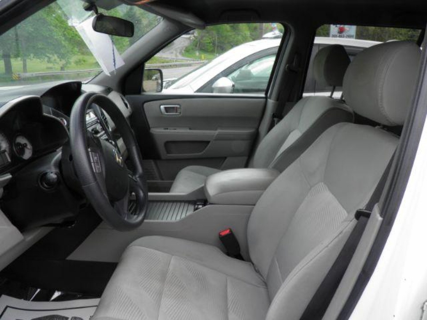 2013 WHITE Honda Pilot LX (5FNYF4H20DB) with an 3.5L V6 engine, AT transmission, located at 19521 New George's Creek Rd SW, Barton, MD, 21521, (301) 463-2404, 39.524323, -79.017906 - Photo#1