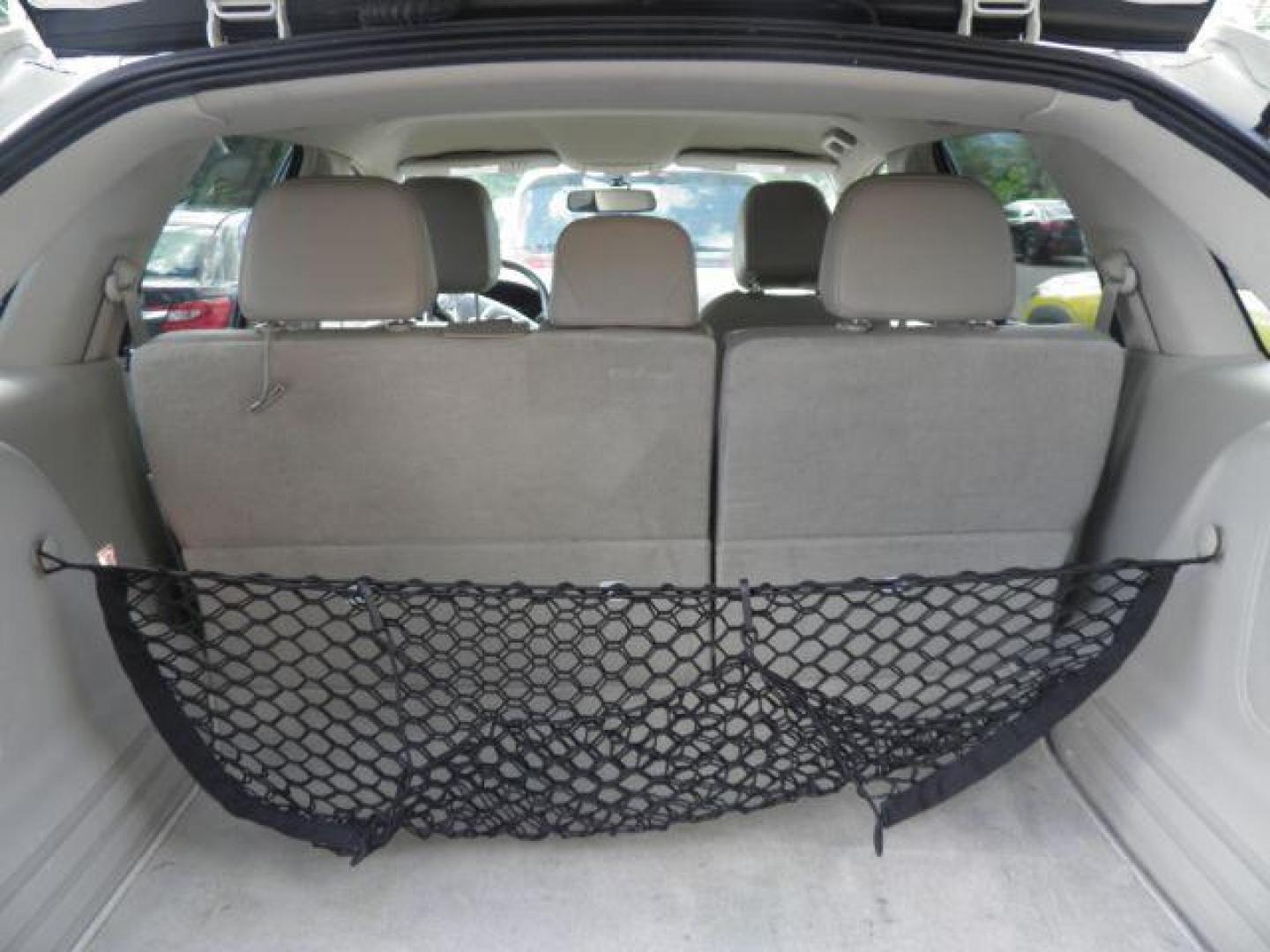 2013 White Lincoln MKX BASE (2LMDJ8JK8DB) with an 3.6L V6 engine, AT transmission, located at 15520 McMullen Hwy SW, Belair, MD, 21502, (301) 729-3700, 39.581375, -78.846451 - Photo#4