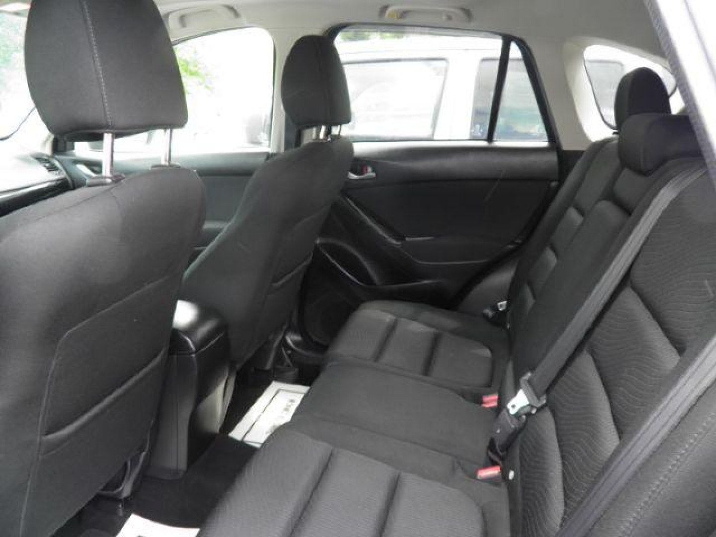 2013 SILVER Mazda CX-5 Touring (JM3KE4CE9D0) with an 2.4L L4 engine, CVT transmission, located at 19521 New George's Creek Rd SW, Barton, MD, 21521, (301) 463-2404, 39.524323, -79.017906- Photo#3