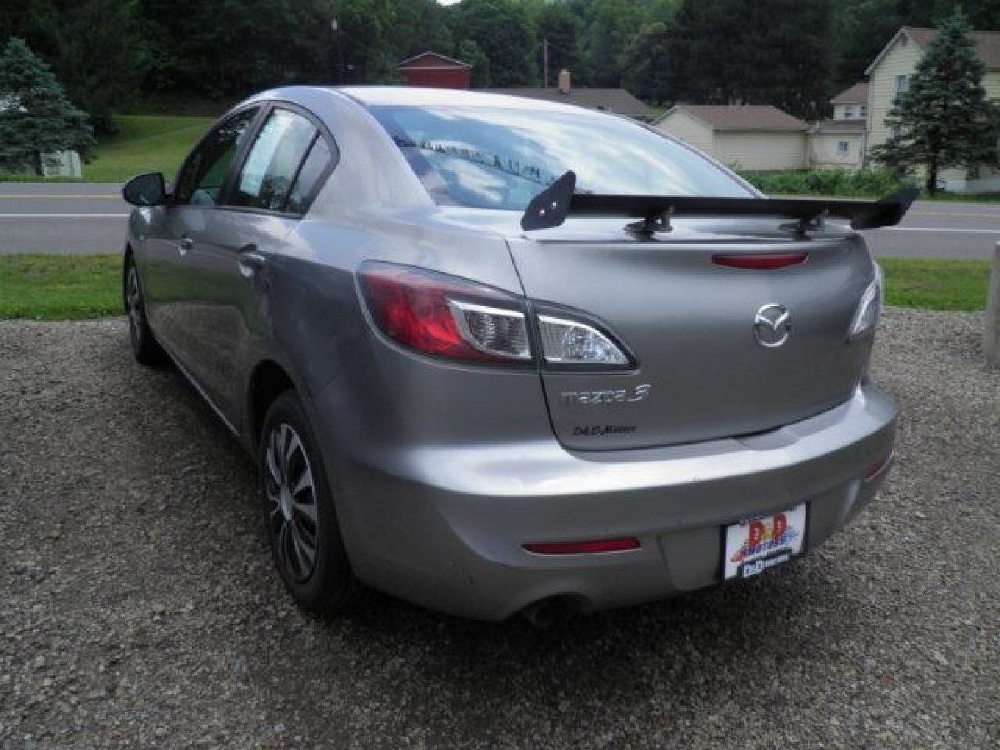 2013 SILVER Mazda MAZDA3 i SV AT 4-Door (JM1BL1TGXD1) with an 2.0L L4 DOHC 16V engine, 5-Speed Automatic transmission, located at 19521 New George's Creek Rd SW, Barton, MD, 21521, (301) 463-2404, 39.524323, -79.017906- Photo#4