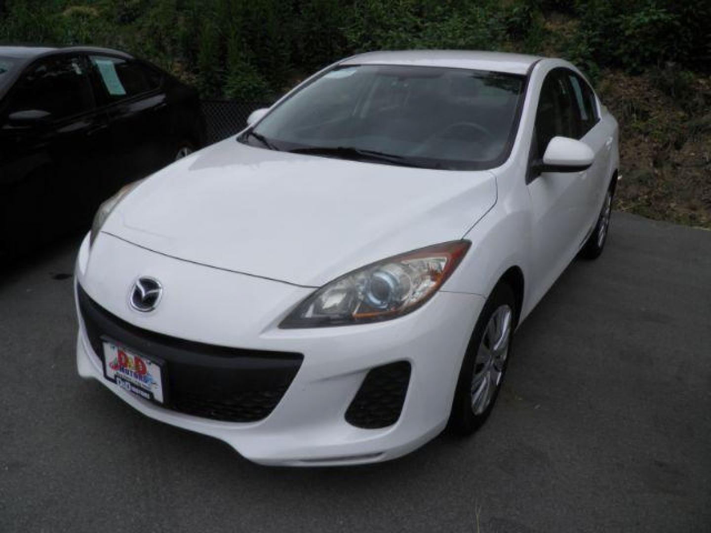 2013 White Mazda Mazda3 i Sport | i Sport (JM1BL1UP9D1) with an 2.0L I4 engine, AT transmission, located at 15520 McMullen Hwy SW, Belair, MD, 21502, (301) 729-3700, 39.581375, -78.846451 - Photo#0